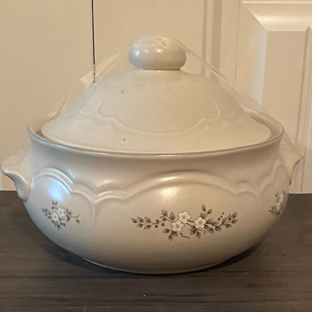 Pfalzgraff Heirloom 2qt Round Cover Dish